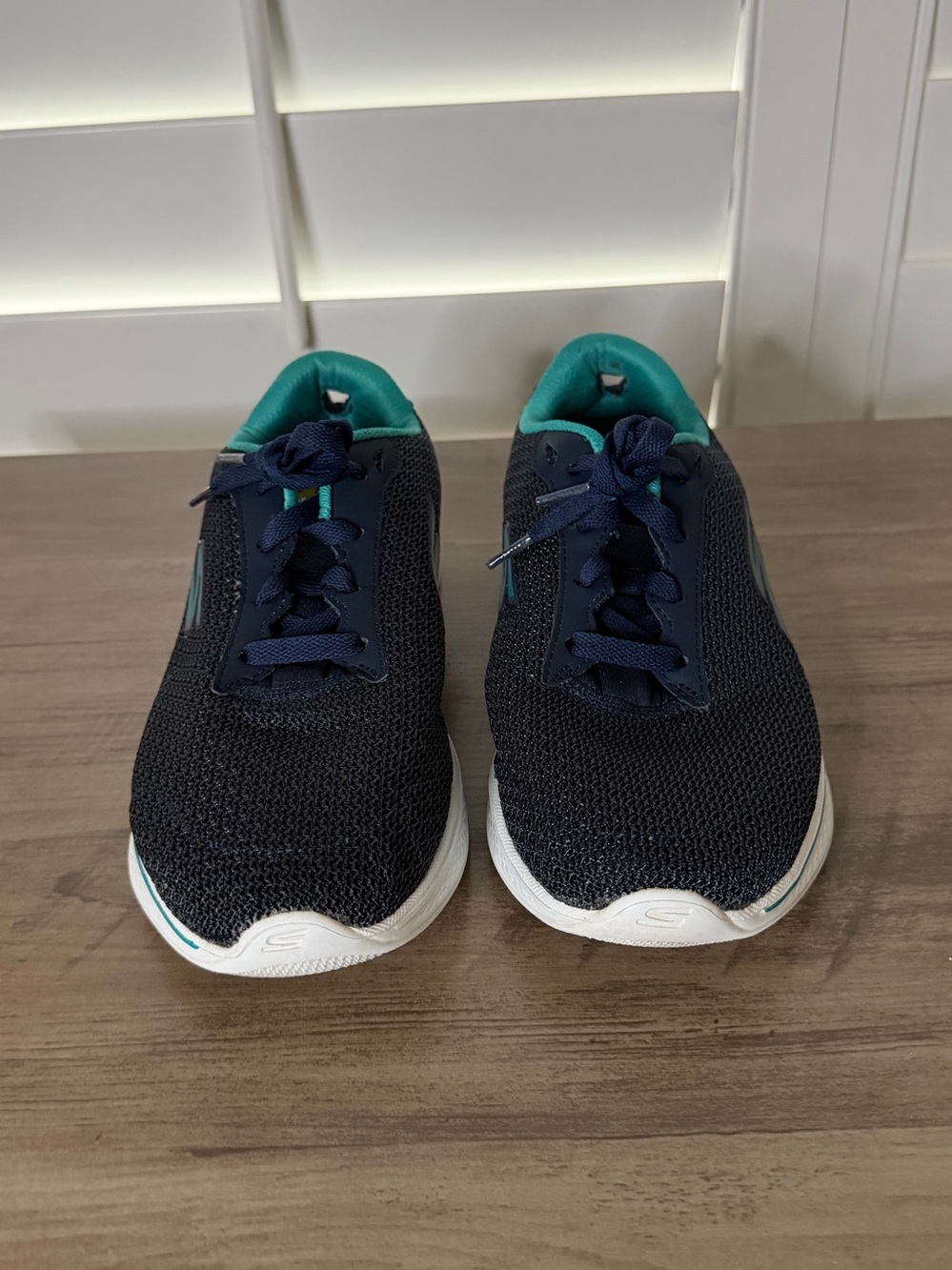 Skechers Women's Navy/Teal Go Walk 4 GOGA MAX Quick-Fit Athletic Shoes | Size 9